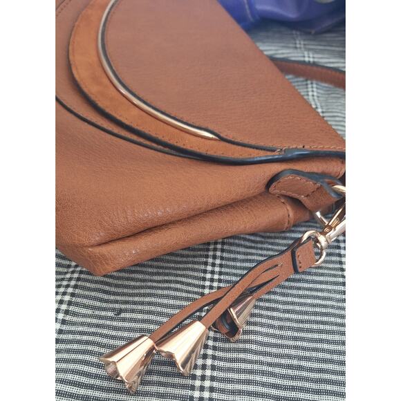 LC Lauren Conrad Blair crossbody bag- 10"x7" excellent condition- saddle brown - Picture 5 of 11